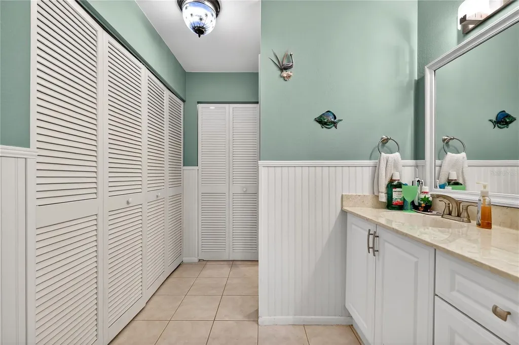 521 Lakeside Drive Bradenton FL 34210