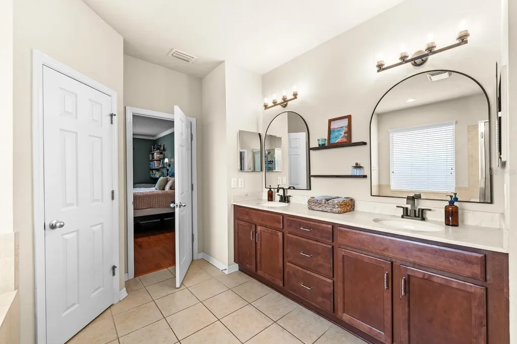 15906 Starling Crossing Drive Lithia FL 33547