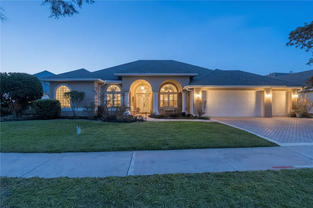 1500 Edgewater Drive Mount Dora FL 32757