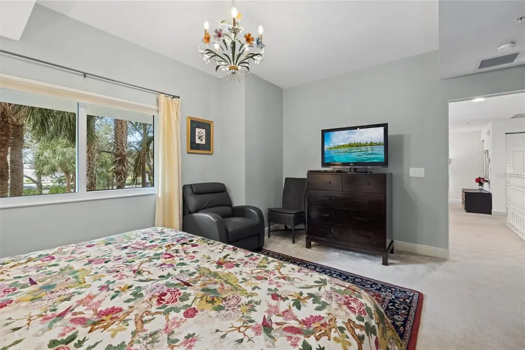 800 N Tamiami Trail Sarasota FL 34236