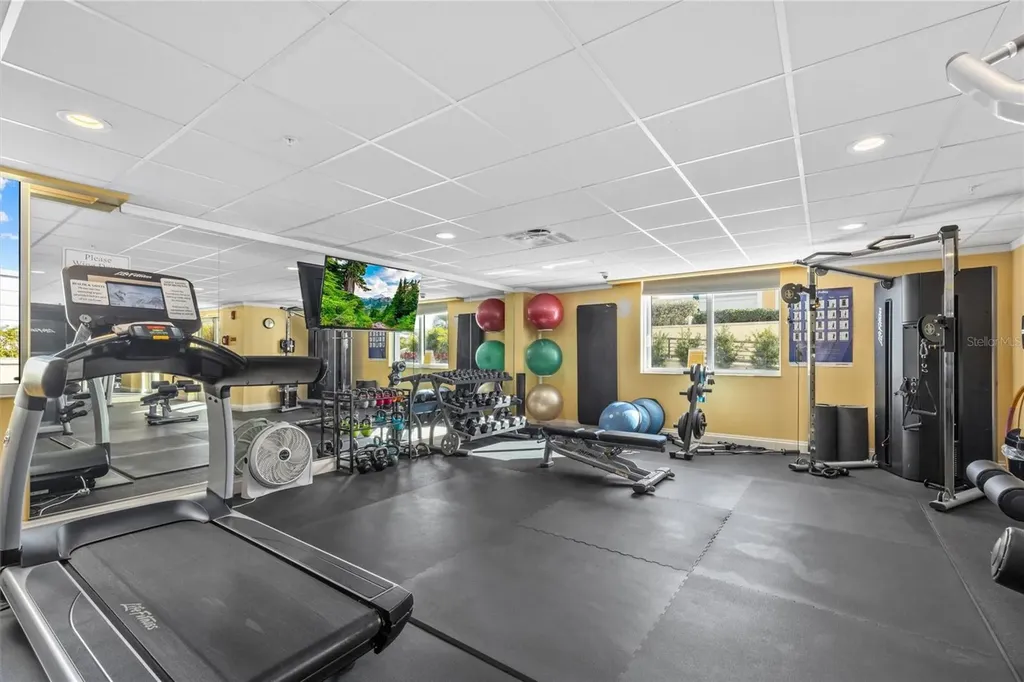 800 N Tamiami Trail Sarasota FL 34236