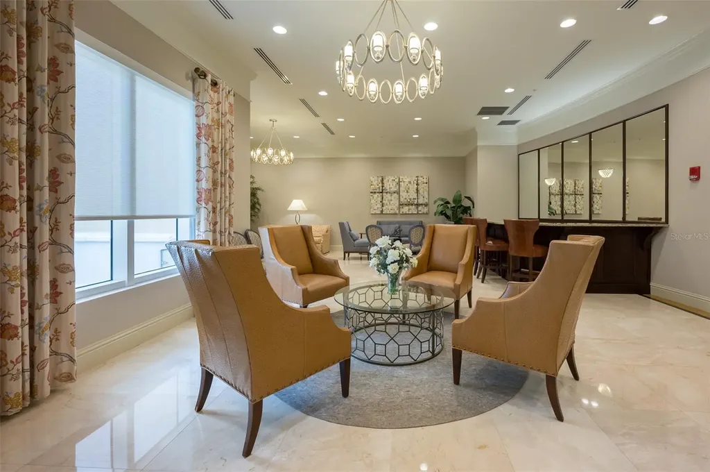 800 N Tamiami Trail Sarasota FL 34236