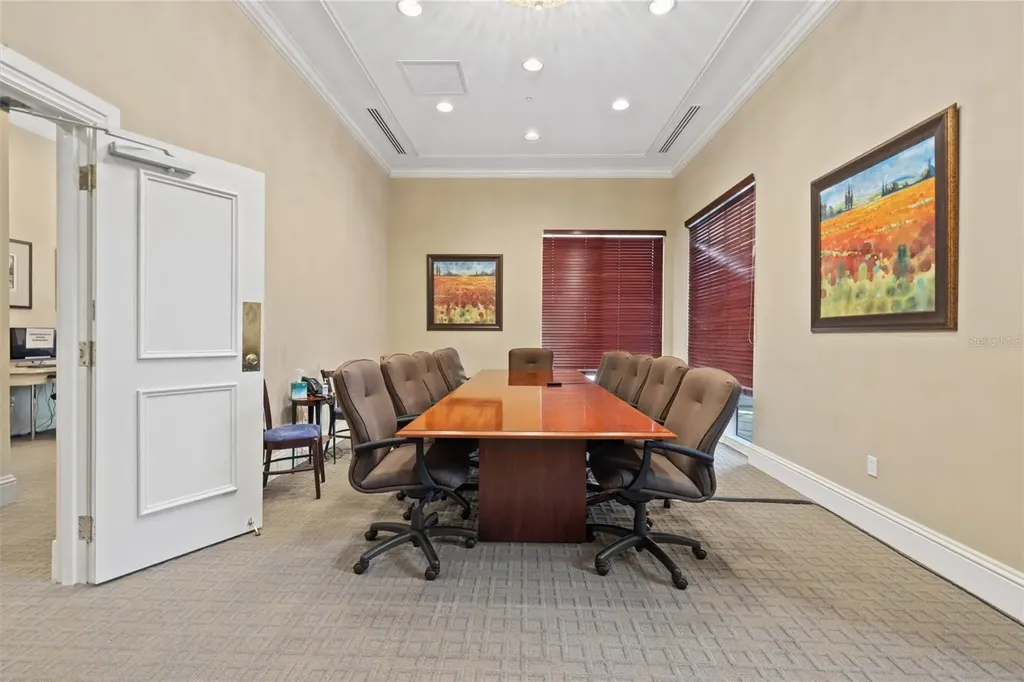 800 N Tamiami Trail Sarasota FL 34236