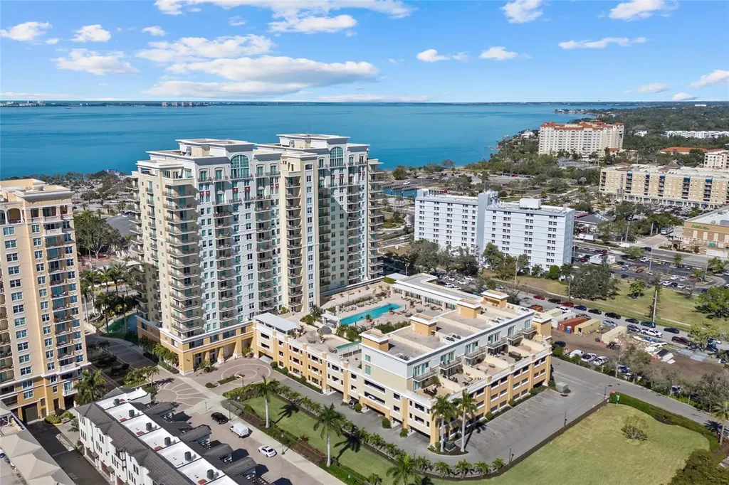 800 N Tamiami Trail Sarasota FL 34236