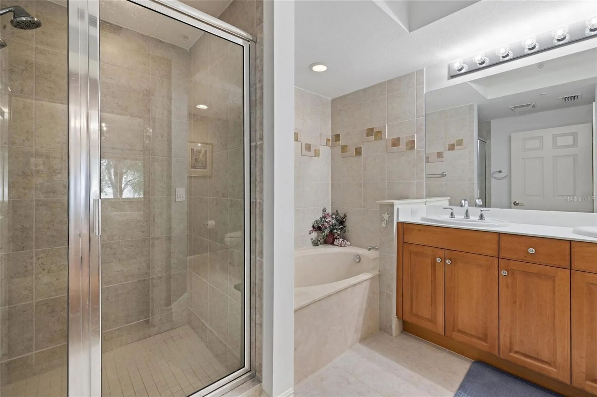 800 N Tamiami Trail Sarasota FL 34236