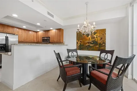 800 N Tamiami Trail Sarasota FL 34236