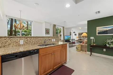 800 N Tamiami Trail Sarasota FL 34236
