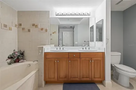 800 N Tamiami Trail Sarasota FL 34236