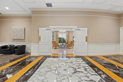 800 N Tamiami Trail Sarasota FL 34236