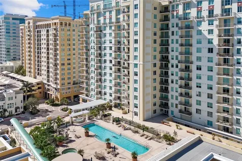 800 N Tamiami Trail Sarasota FL 34236