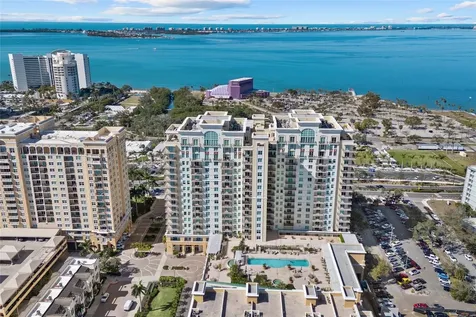 800 N Tamiami Trail Sarasota FL 34236