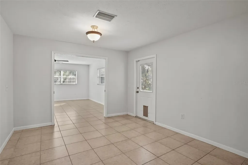1708 Pond Lake Drive Tampa FL 33612