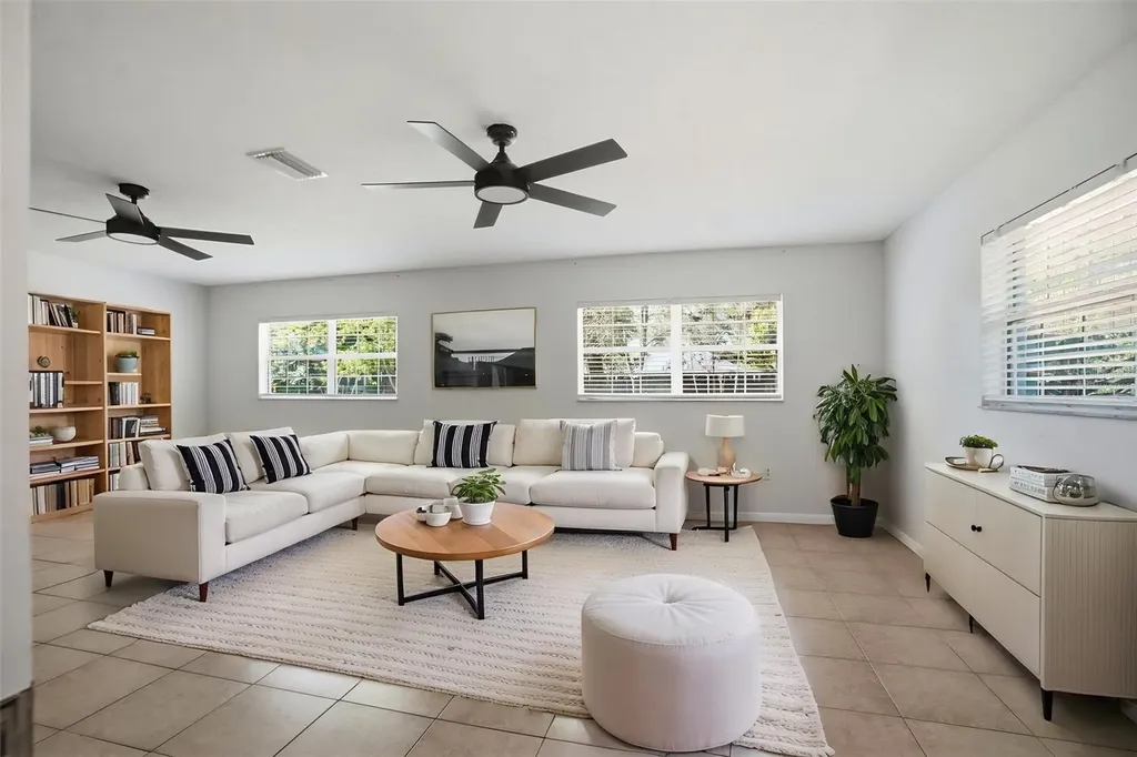 1708 Pond Lake Drive Tampa FL 33612