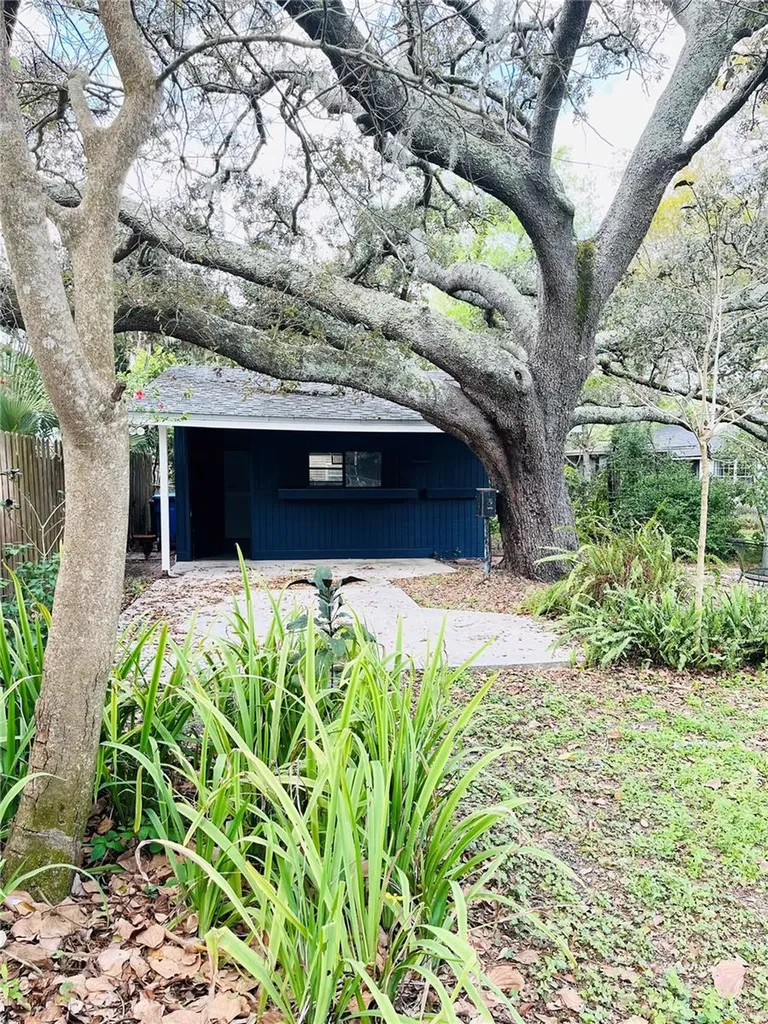 1708 Pond Lake Drive Tampa FL 33612