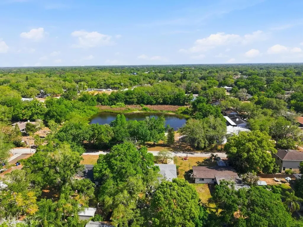 1708 Pond Lake Drive Tampa FL 33612