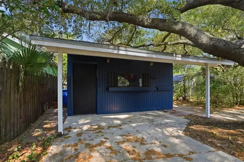 1708 Pond Lake Drive Tampa FL 33612