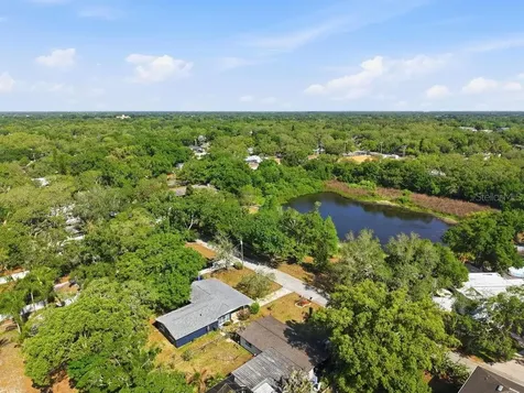 1708 Pond Lake Drive Tampa FL 33612
