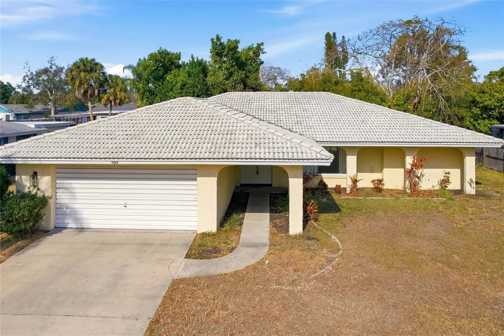 1125 Danny Drive Sarasota FL 34243