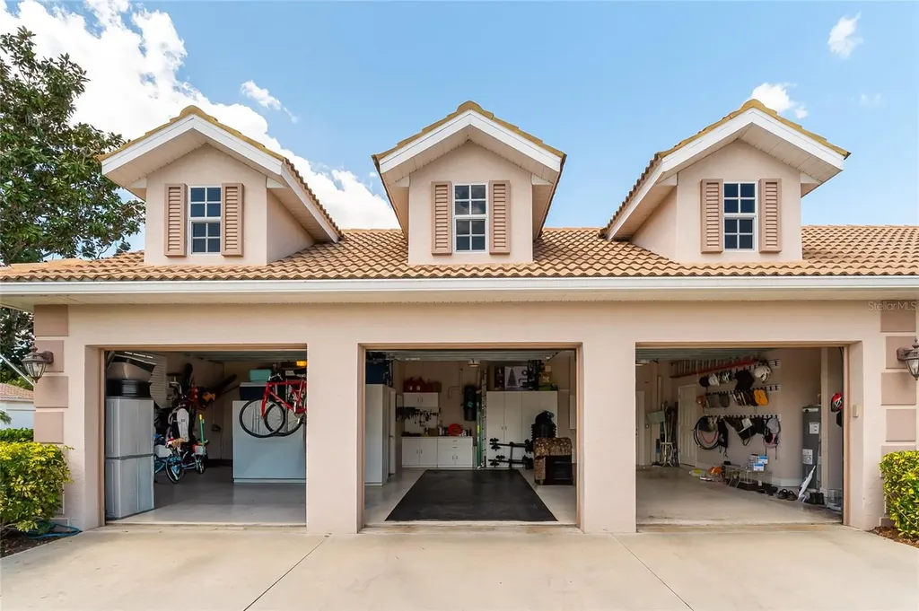 6615 Butlers Crest Drive Bradenton FL 34203
