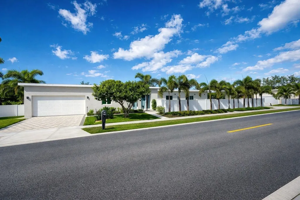 4524 Riverwood Avenue Sarasota FL 34231