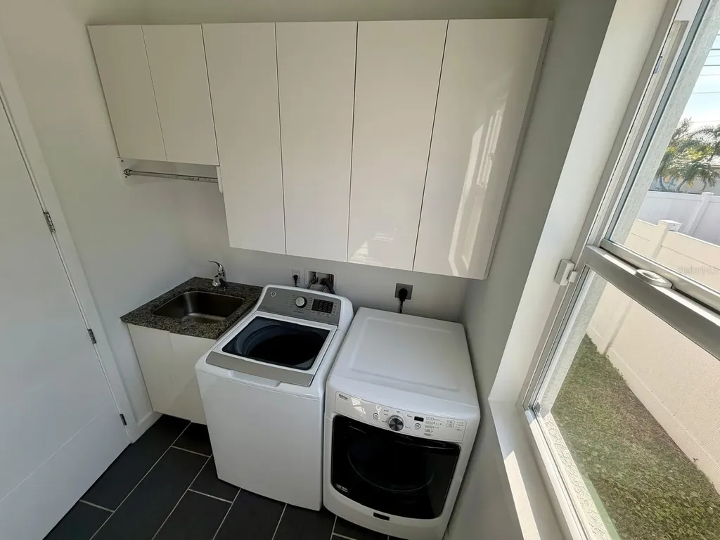 4524 Riverwood Avenue Sarasota FL 34231