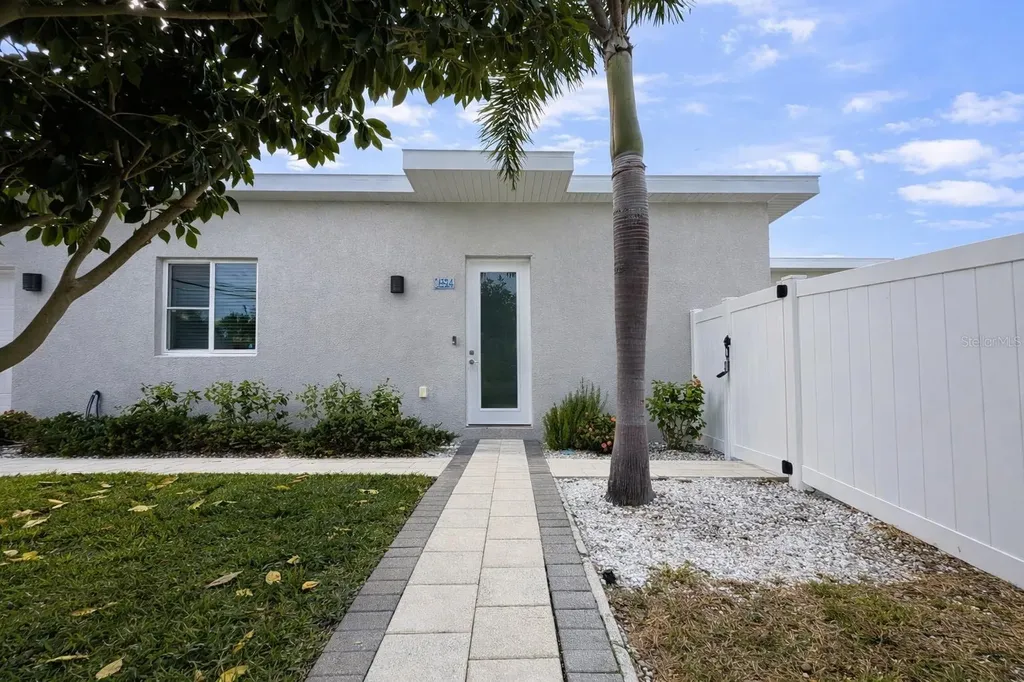4524 Riverwood Avenue Sarasota FL 34231
