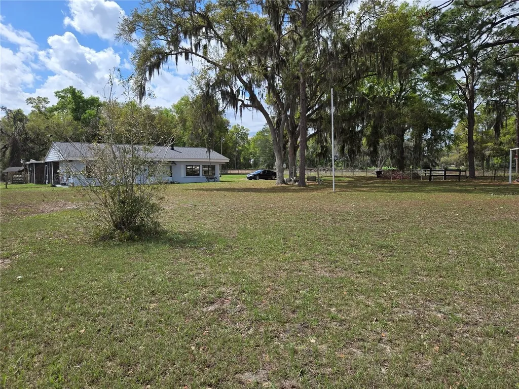2327 Cr 528 Sumterville FL 33585