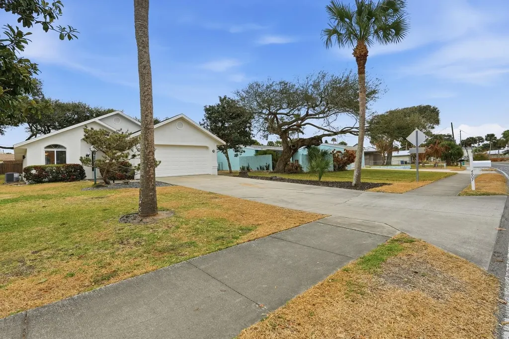 4607 Saxon Drive New Smyrna Beach FL 32169