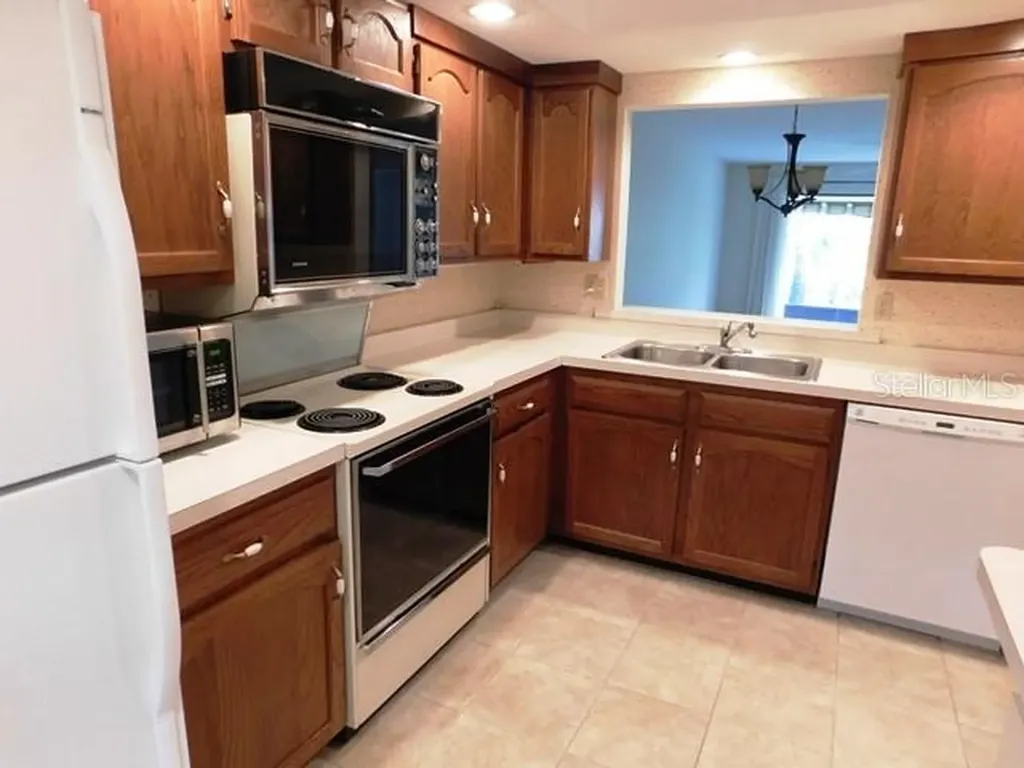 375 Three Lakes Lane Venice FL 34285