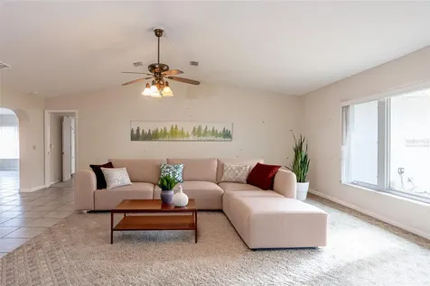 21 Claymont Court S Palm Coast FL 32137