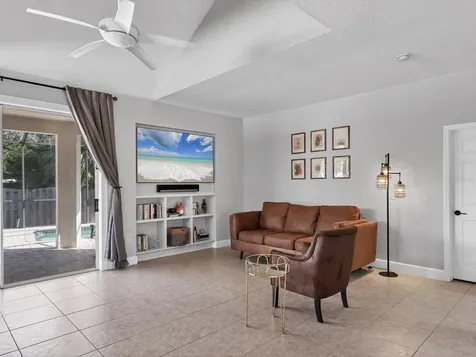 6813 Short Creek Lane Sarasota FL 34240