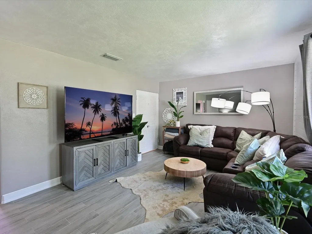 3307 3rd Avenue W Bradenton FL 34205