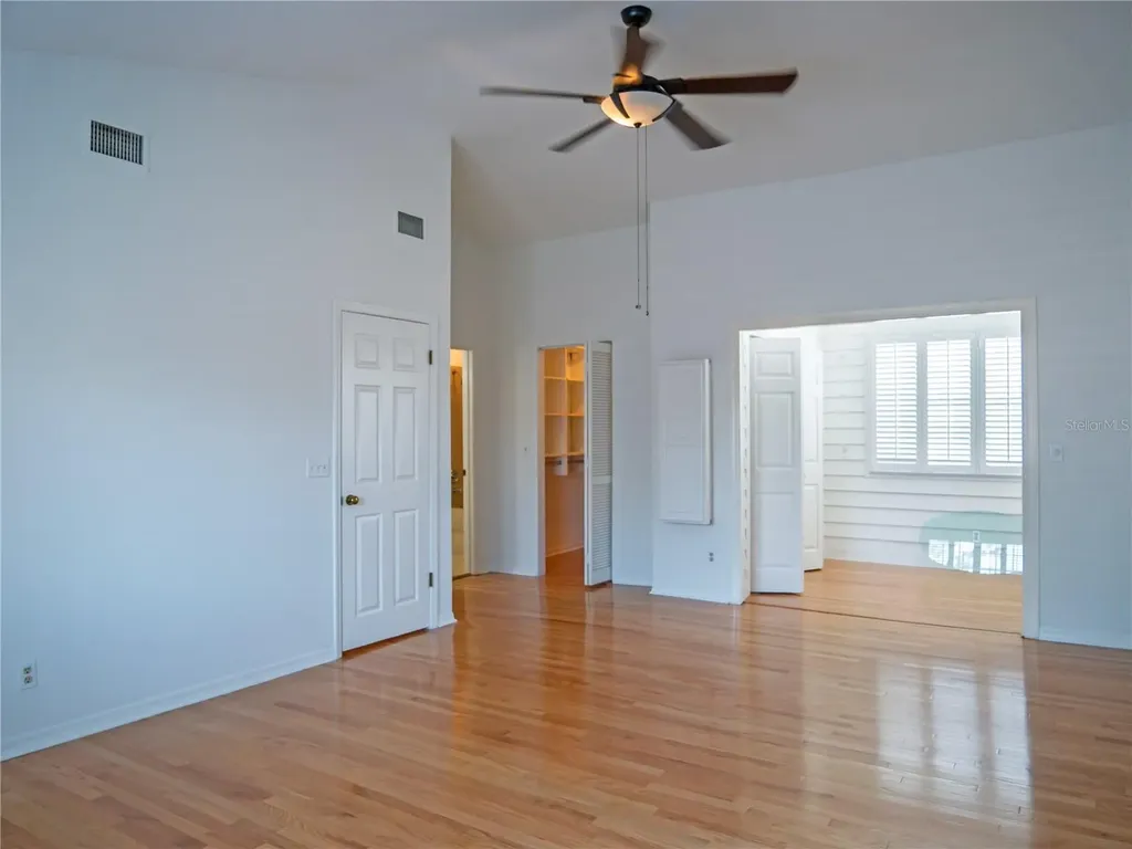 325 17th Avenue NE St Petersburg FL 33704