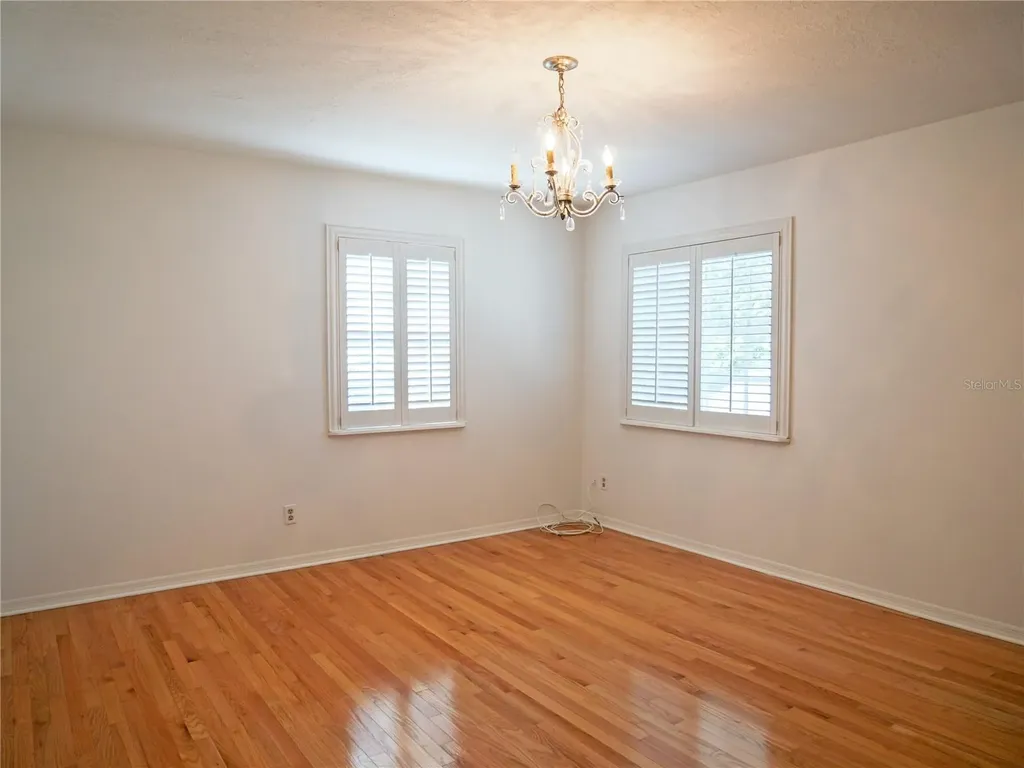 325 17th Avenue NE St Petersburg FL 33704