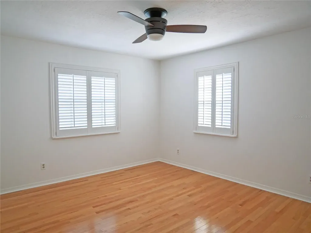 325 17th Avenue NE St Petersburg FL 33704