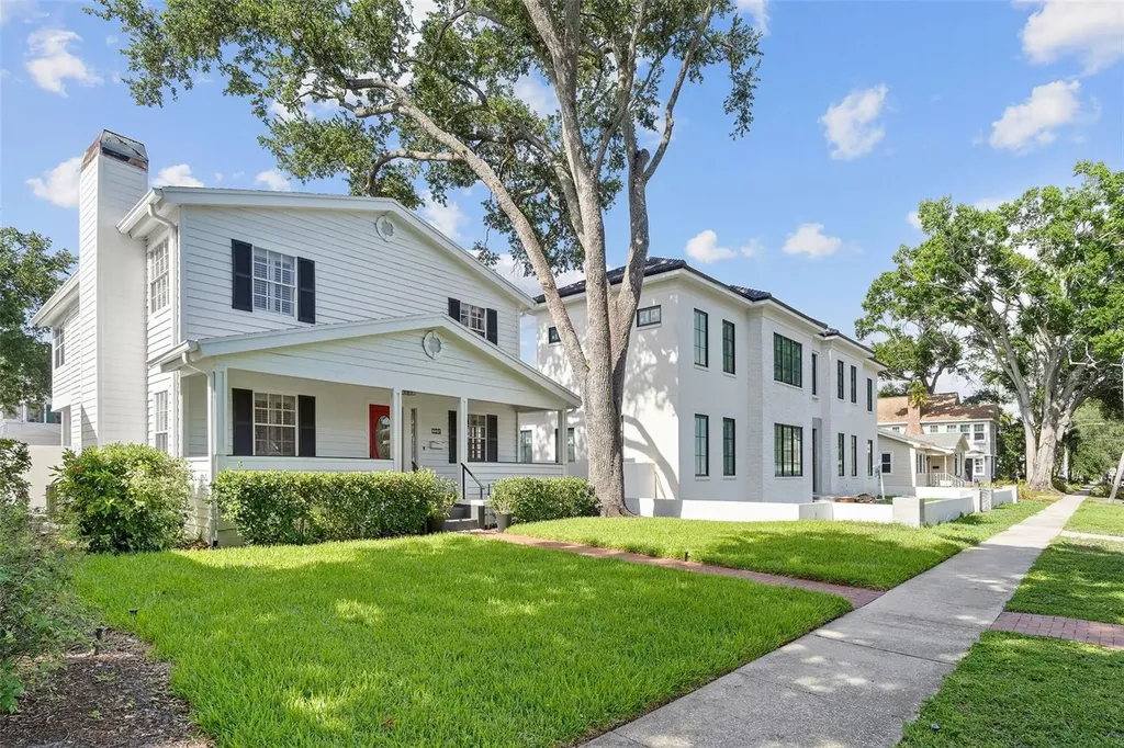 325 17th Avenue NE St Petersburg FL 33704