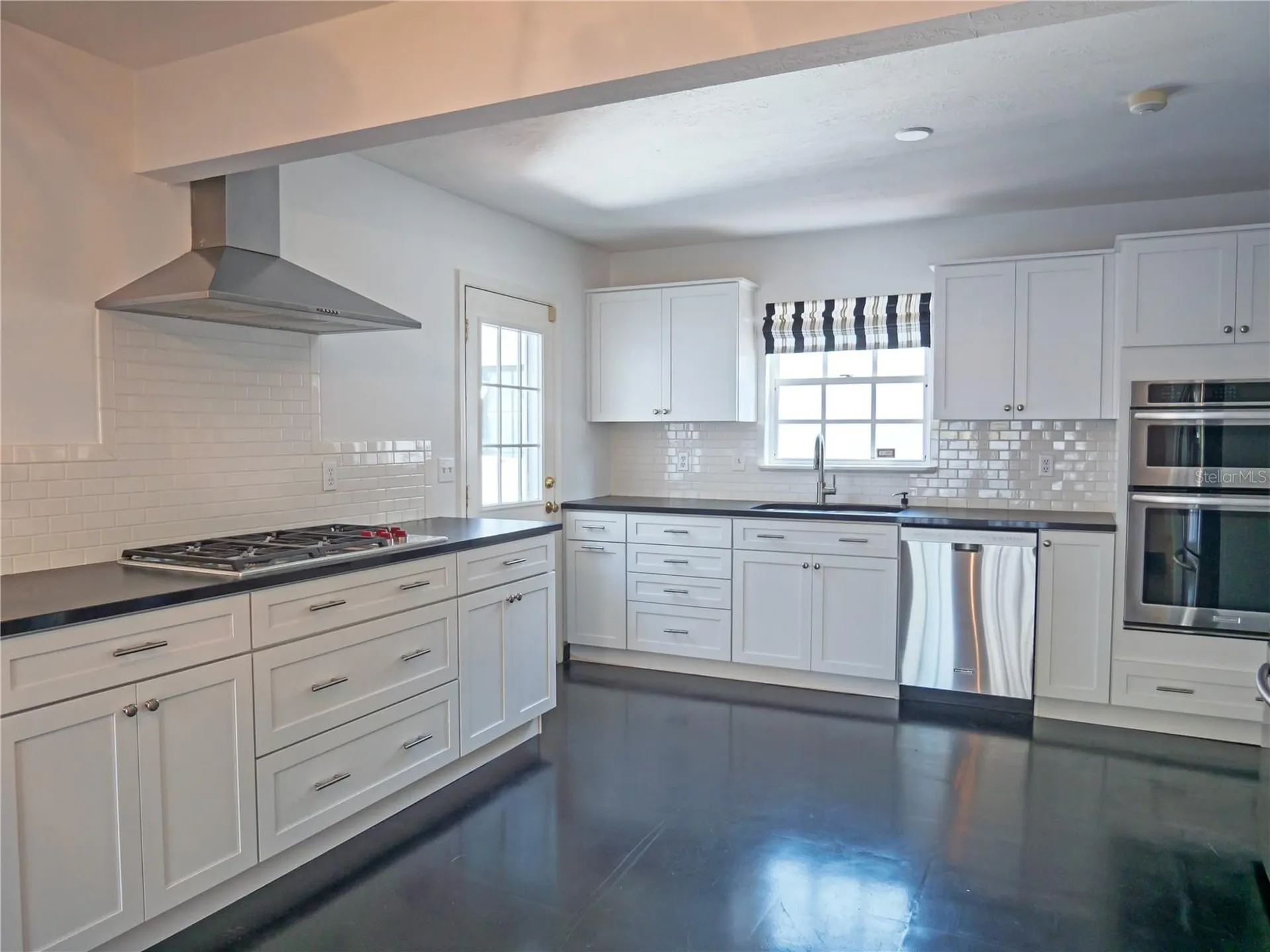 325 17th Avenue NE St Petersburg FL 33704