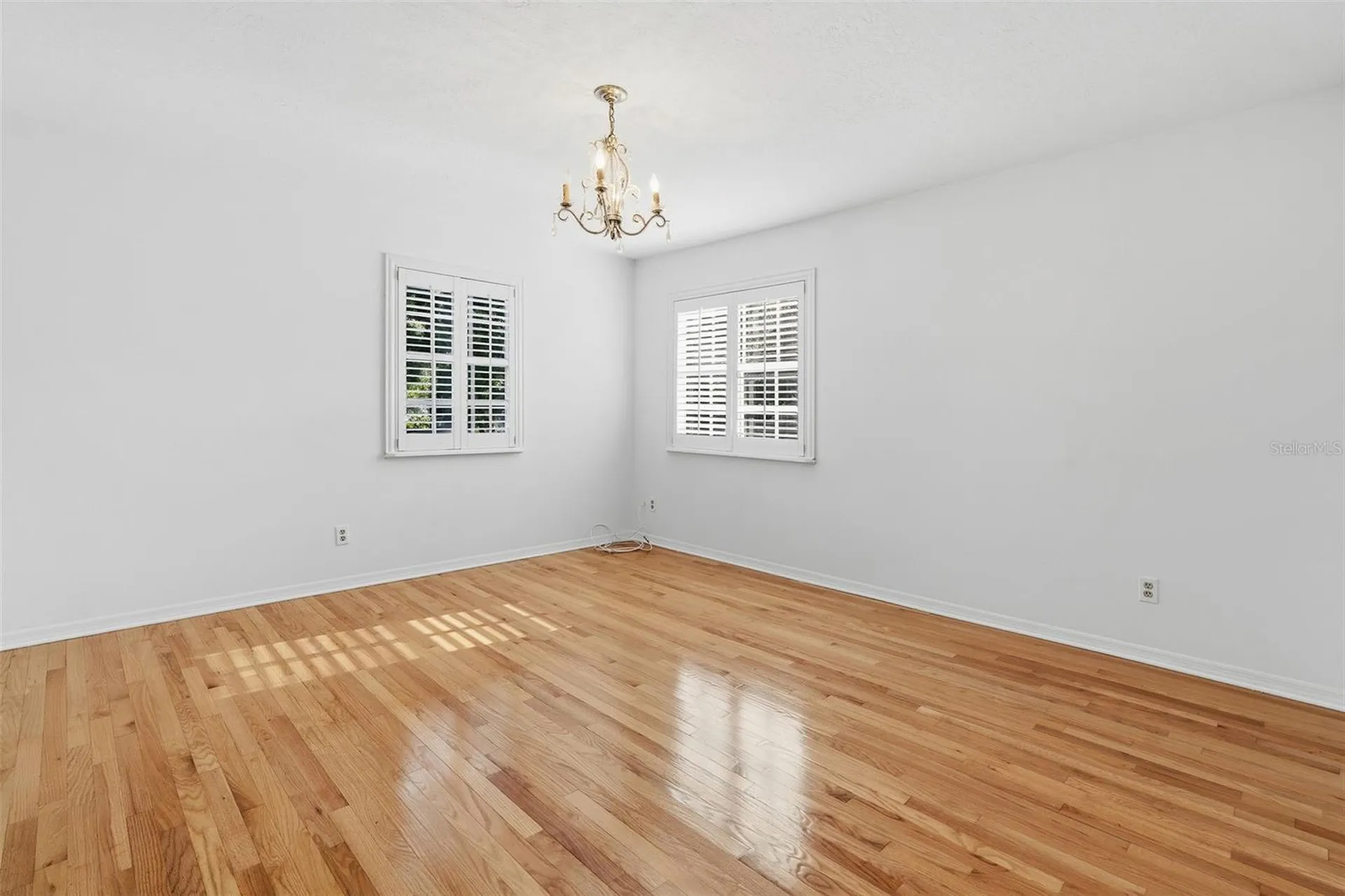 325 17th Avenue NE St Petersburg FL 33704