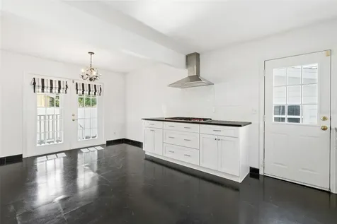 325 17th Avenue NE St Petersburg FL 33704