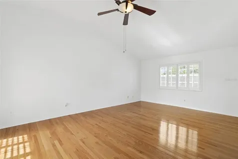 325 17th Avenue NE St Petersburg FL 33704