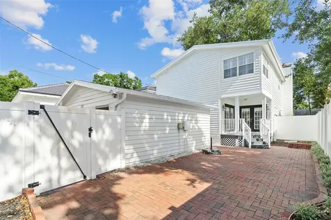 325 17th Avenue NE St Petersburg FL 33704