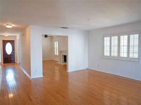 325 17th Avenue NE St Petersburg FL 33704