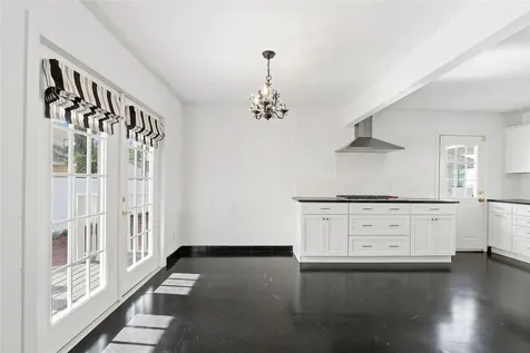 325 17th Avenue NE St Petersburg FL 33704