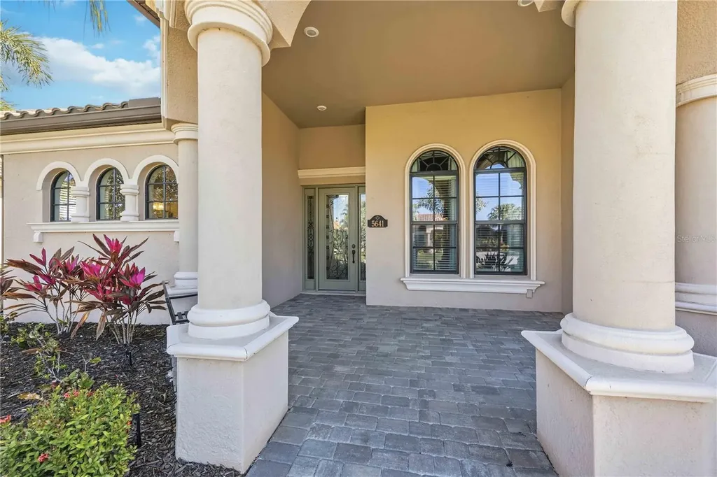 5641 Arnie Loop Bradenton FL 34211