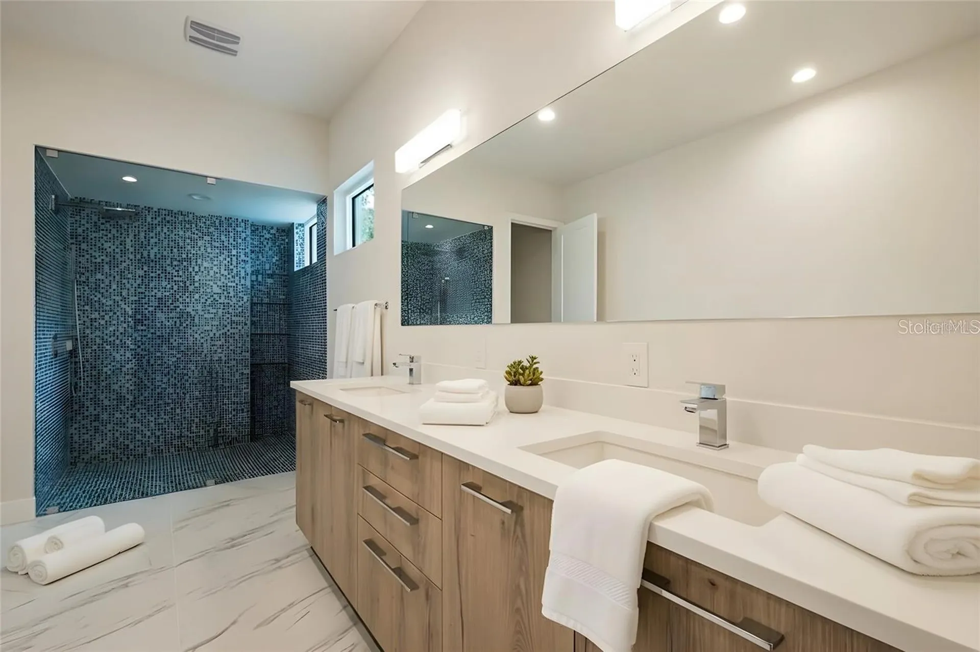 1732 Shoreland Drive Sarasota FL 34239