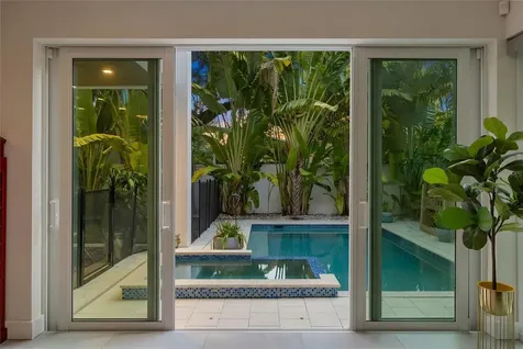 1732 Shoreland Drive Sarasota FL 34239