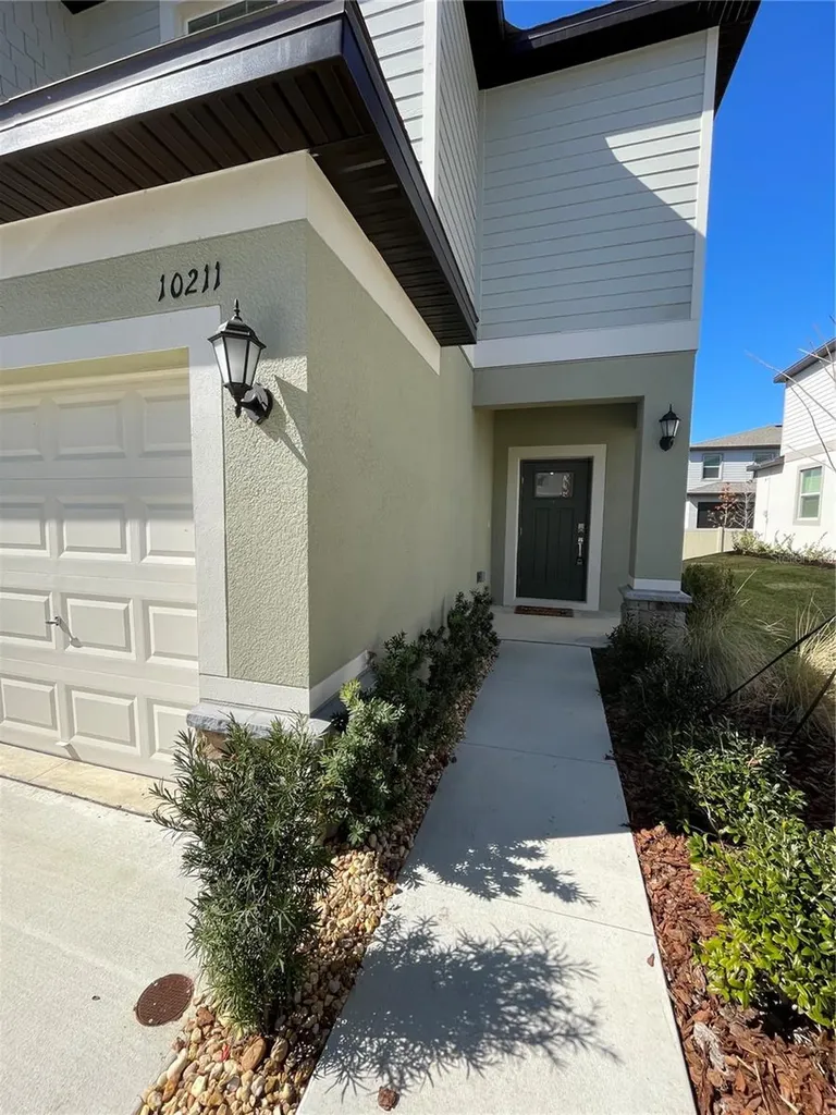 10211 Trumpet Honeysuckle Way San Antonio FL 33576