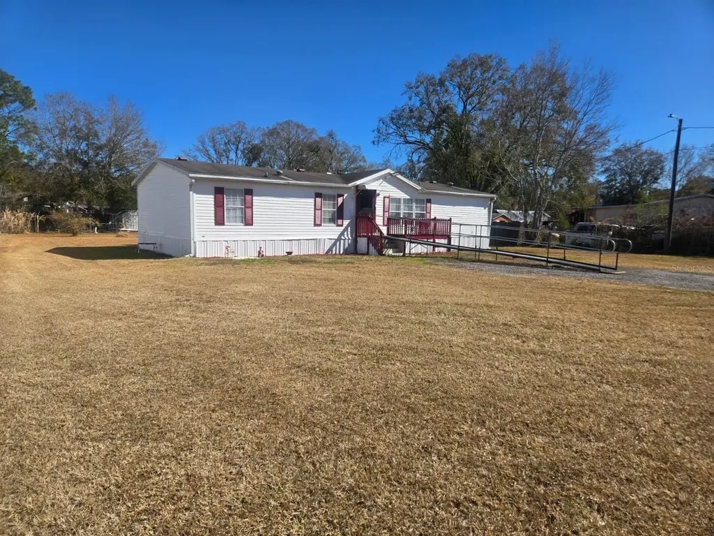 6106 Mangrove Drive Wesley Chapel FL 33544
