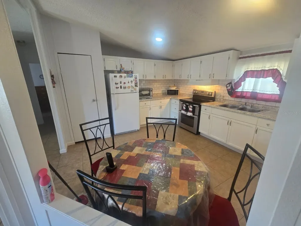 6106 Mangrove Drive Wesley Chapel FL 33544