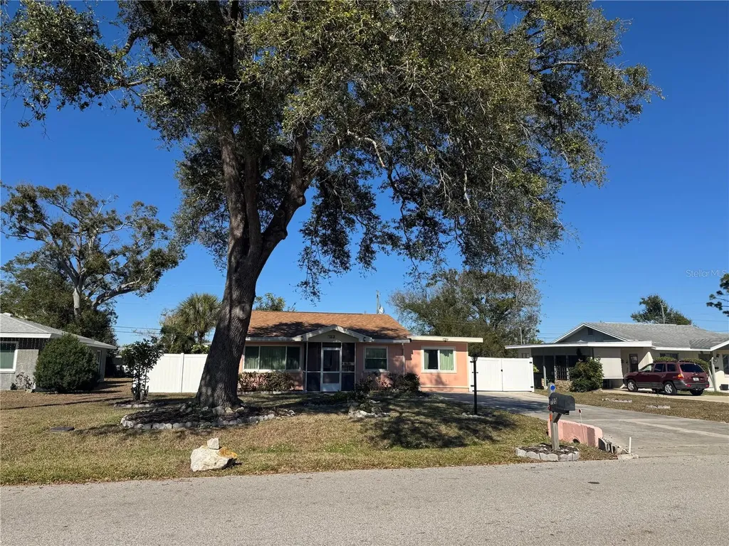 733 Laurel Avenue Venice FL 34285